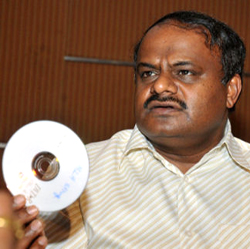 Kumaraswamy in cd case